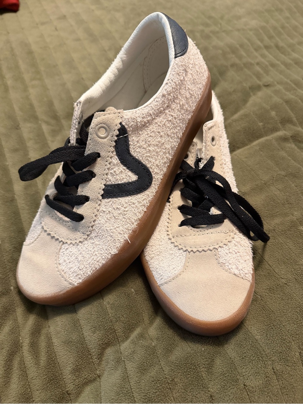 Vans Off the Wall Beige and Black Low-Top Sneakers